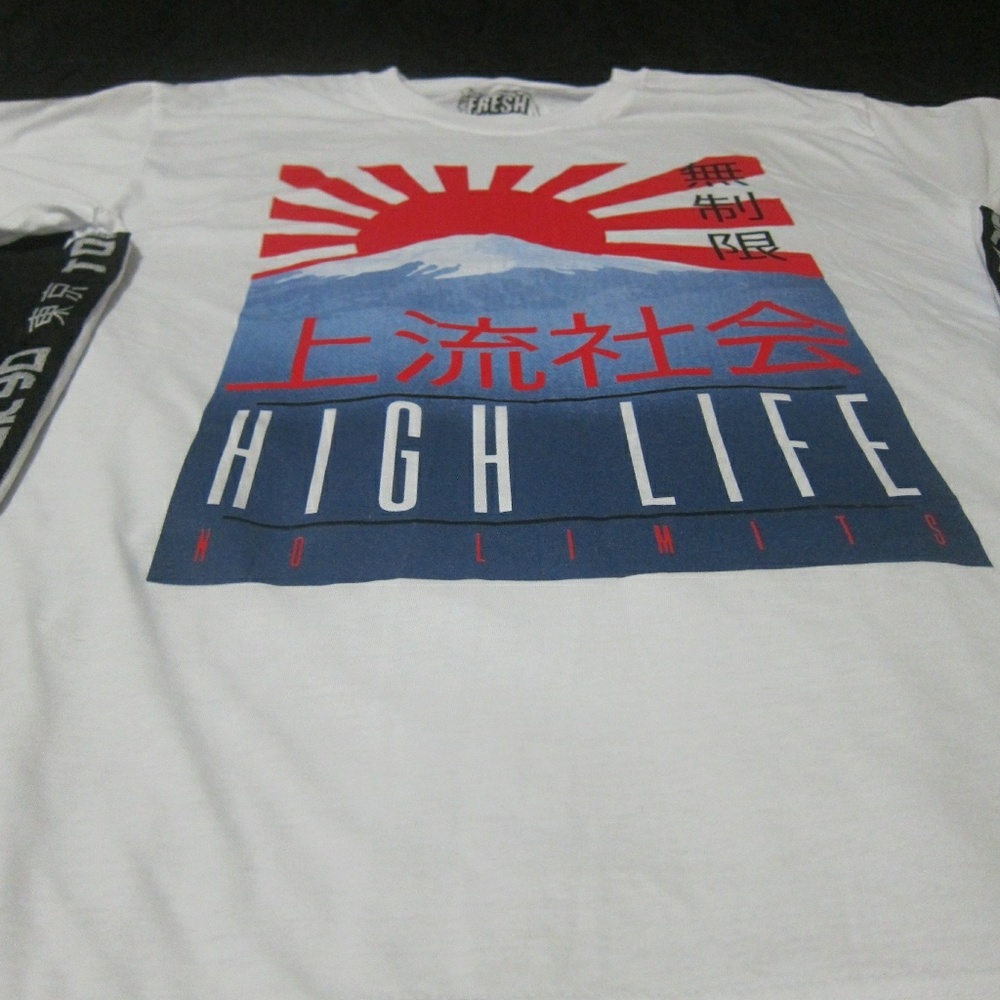 Tokyo High Life T-shirt.

Size XL